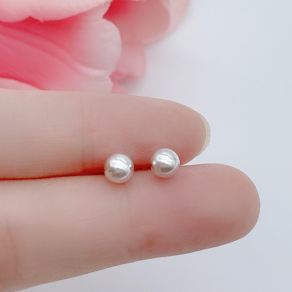Solid silver ball stud earrings-5mm SS001 Silver